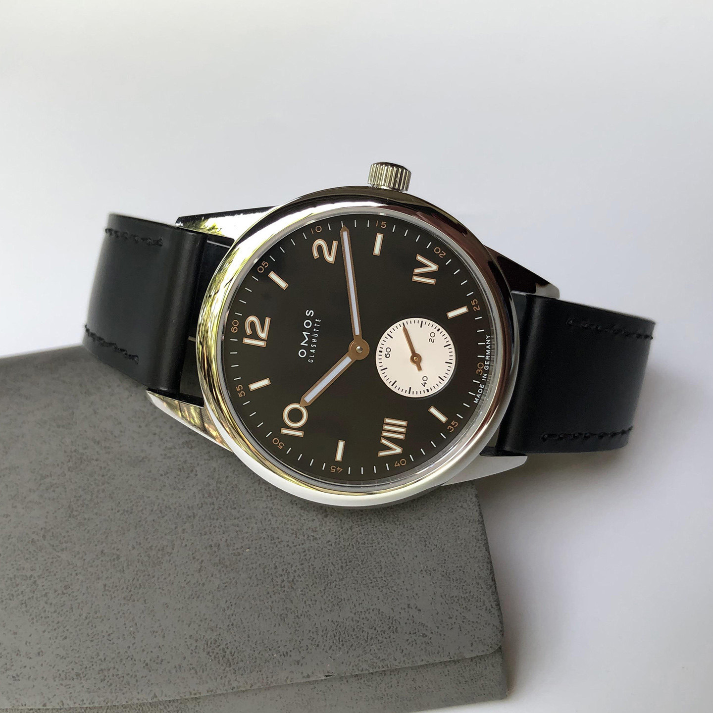 38.5mm Luxurious Men's Automat - Omega Watch Constellation review and price