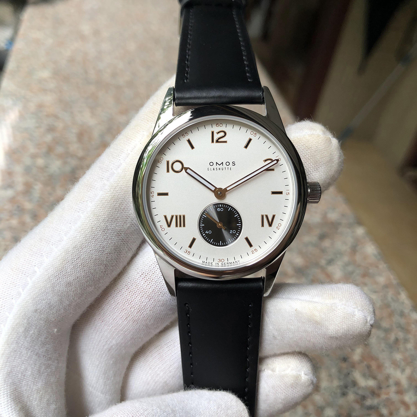 38.5mm Luxurious Men's Automat - Omega Watch Constellation review and price